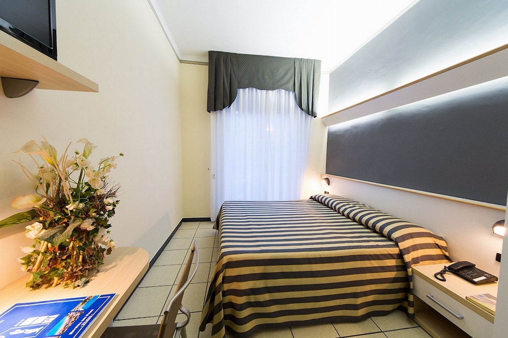 Economy Double or Twin Room photo 3