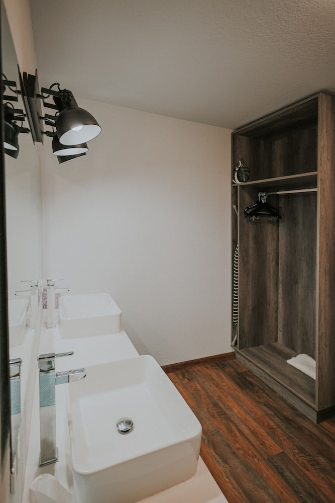 Deluxe Studio Suite photo 3