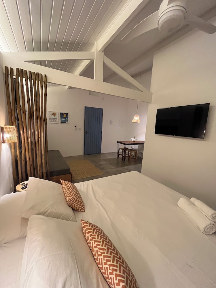 Basic Suite, 1 Queen Bed with Sofa bed, Non Smoking, Ground Floor photo 2