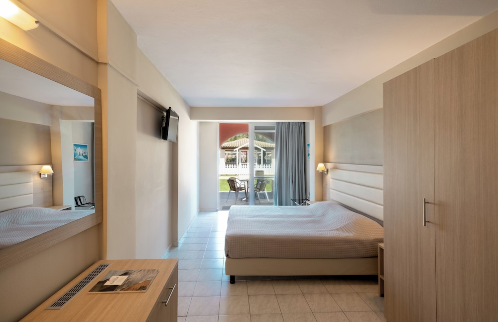 Quadruple Room, Garden View - Photo 3