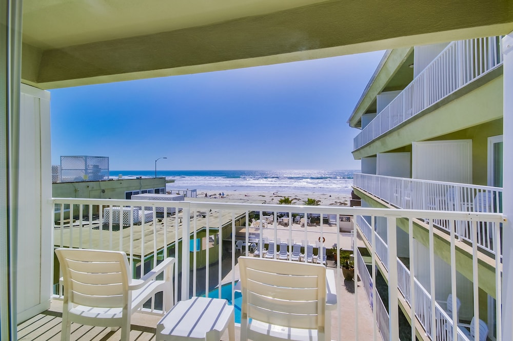 Standard Double Room, 2 Double Beds, Partial Ocean View - Photo 1
