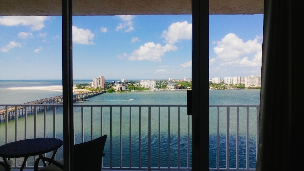 Studio Apartment, Gulf View 1103 photo 2
