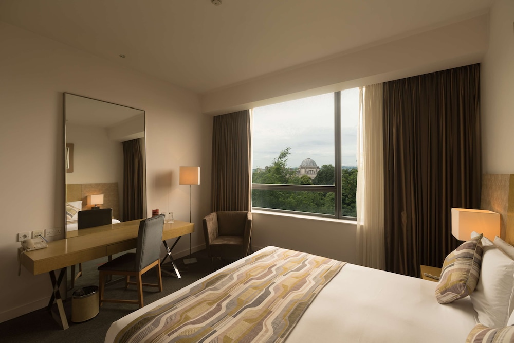 Superior Room, 1 King Bed (Tree Line View) photo 2