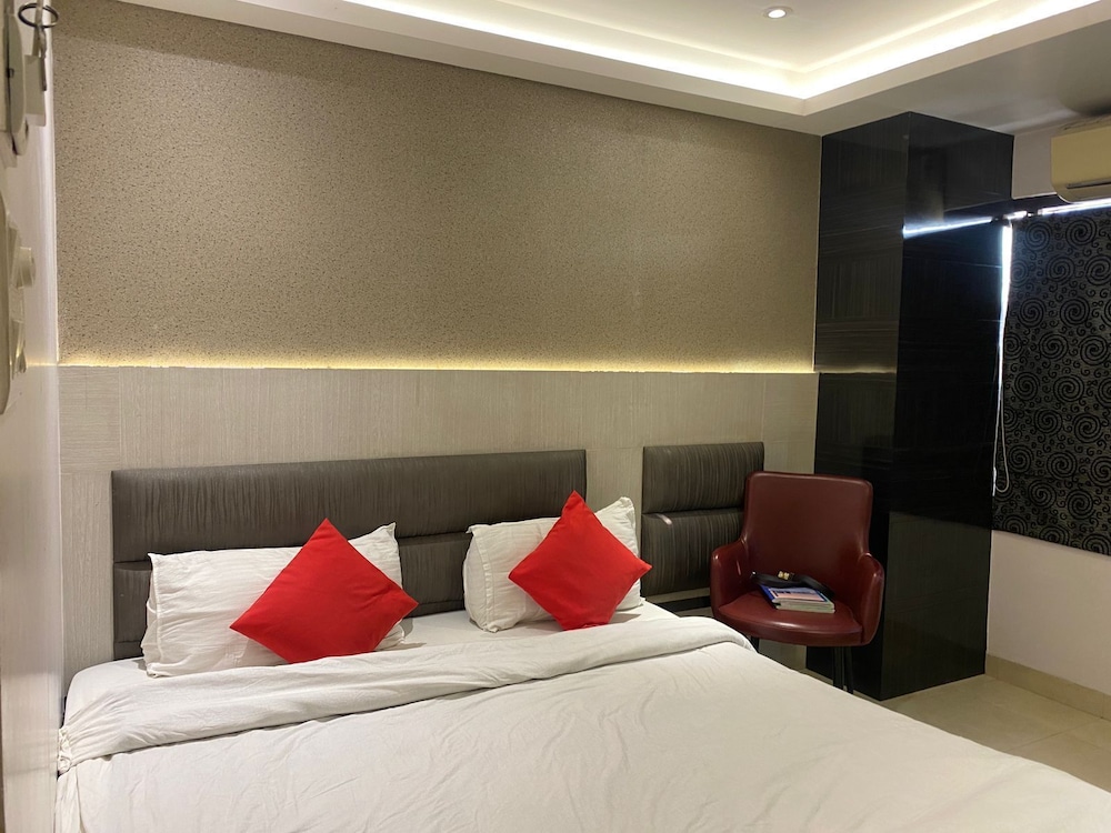 Deluxe Room - Photo 4