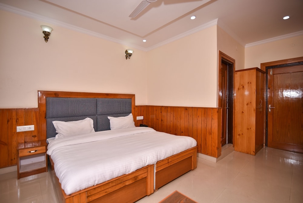 Deluxe Room - Photo 8