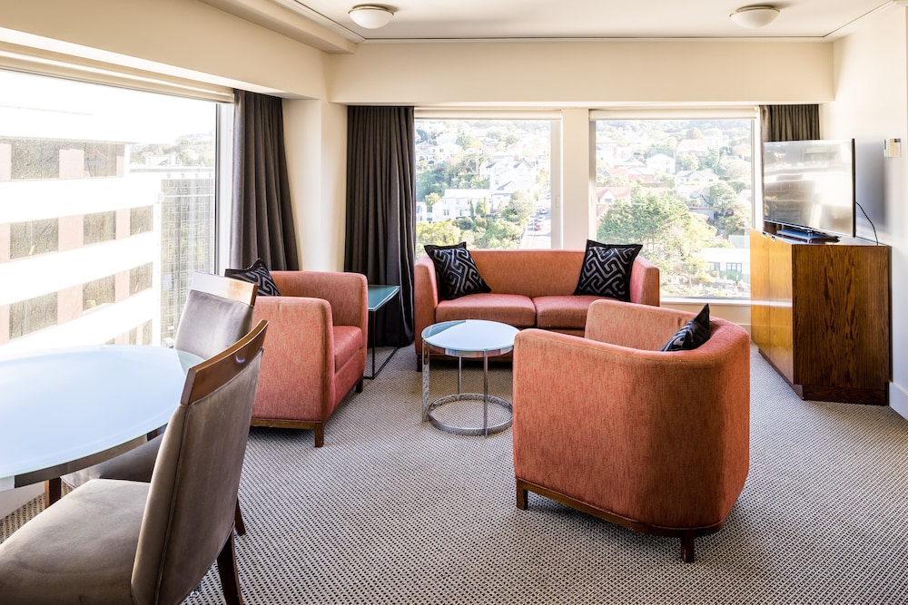 Suite, 2 Bedrooms - Photo 6