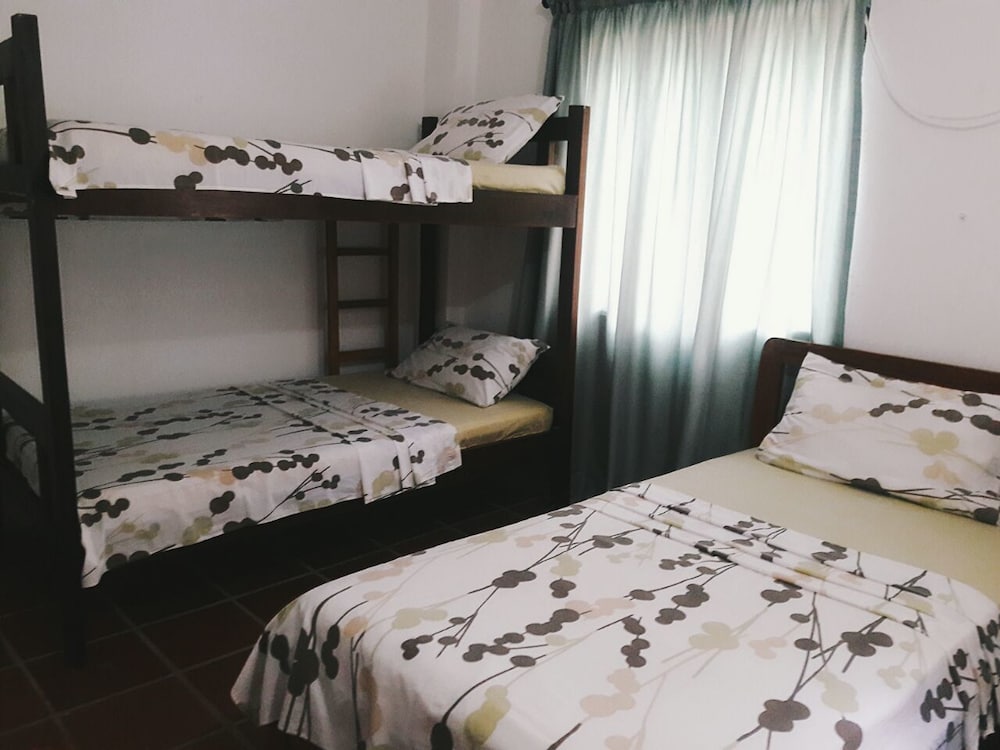 Basic Triple Room photo 2