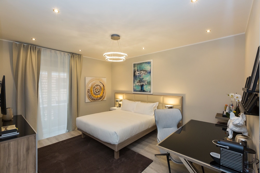 Junior Suite, 1 Queen Bed, City View photo 1