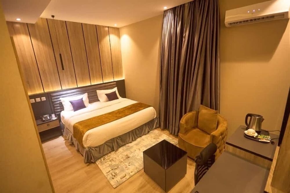 Classic Room, City View