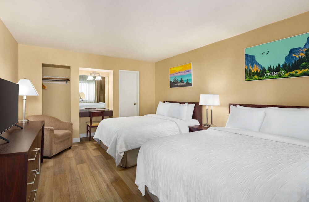Standard Room, 2 Queen Beds