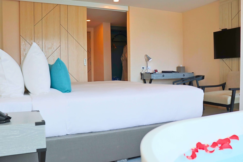 Premium Room, 2 Twin Beds (Deluxe) - Photo 5