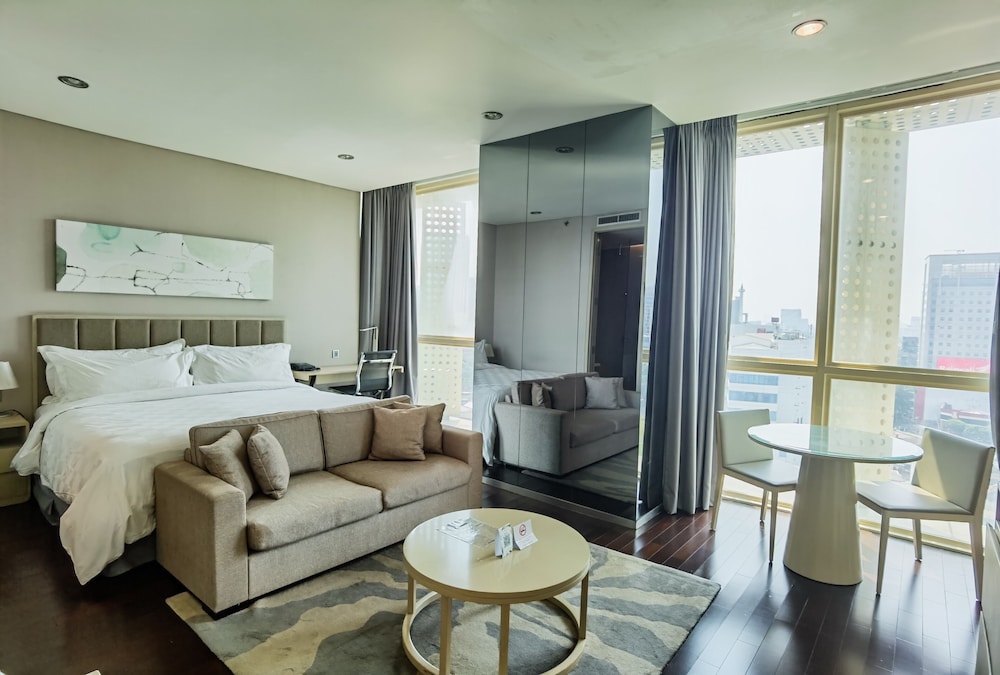 Executive Studio - City View