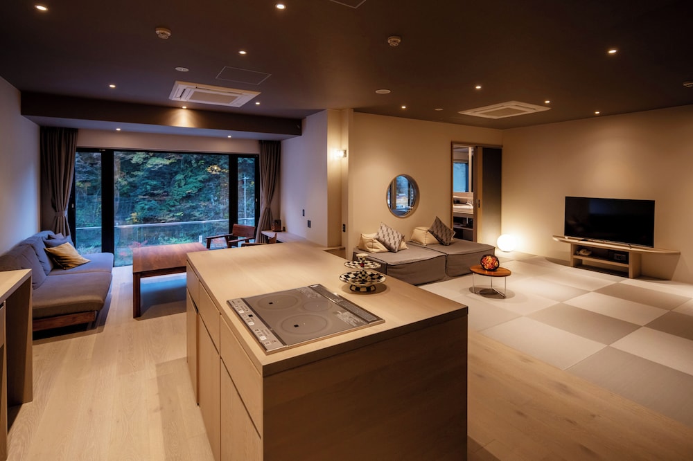 Premium Suite, Kitchen, River View photo 3