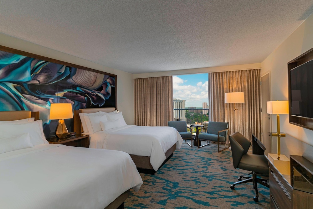 Deluxe Room, 2 Queen Beds (Mobility Accessible, Tub) - Photo 2
