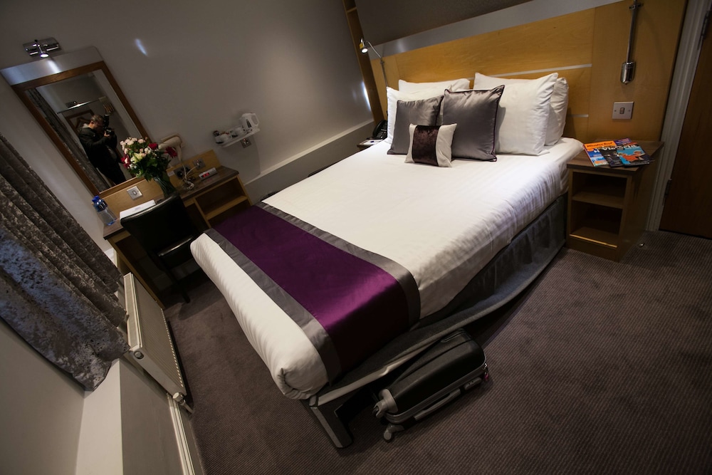 Suite, 1 Queen Bed, Kitchen, Ground Floor (with Sofabed) photo 2