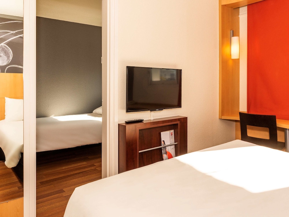 Standard Double Room, Multiple Beds - Photo 5