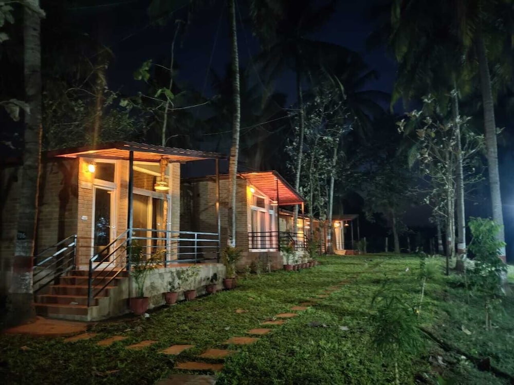 Lake View AC Earthen Cottage photo 2