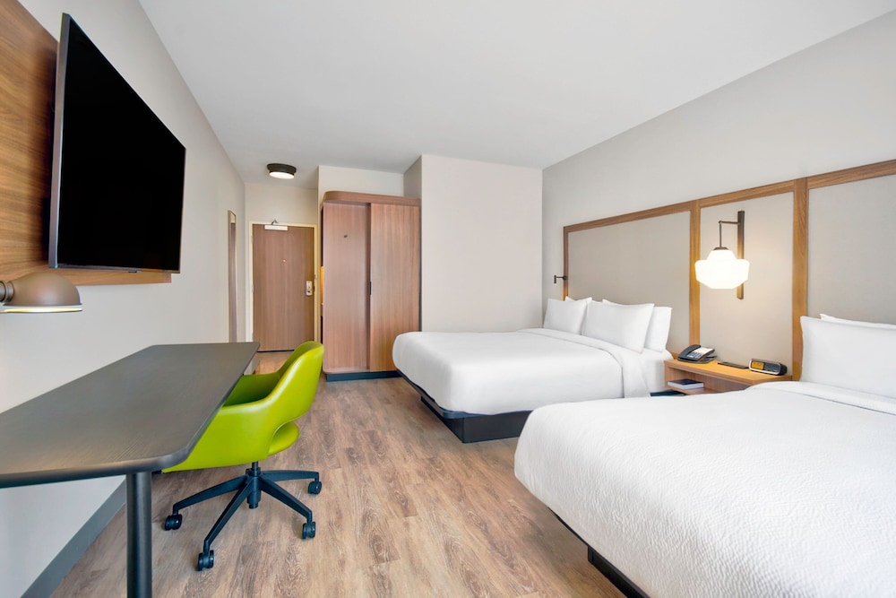 Room, 2 Queen Beds (Hearing Accessible) - Photo 1