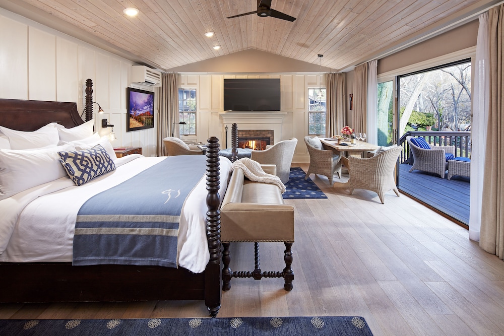 Premier Cottage (Creekside)