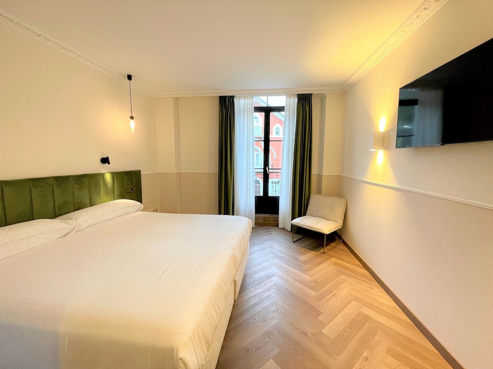 Junior Double Room
