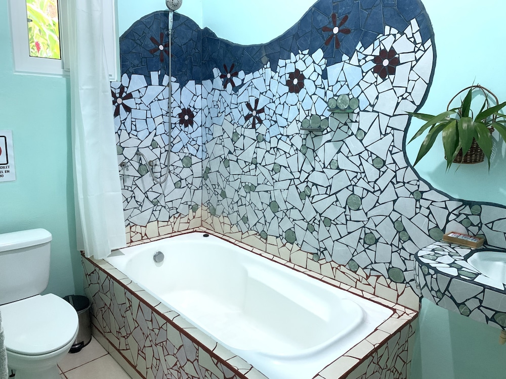 Deluxe Triple Room, 1 Bedroom, Private Bathroom, Mountain View photo 2