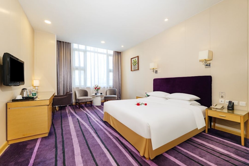 Executive Room - Photo 1