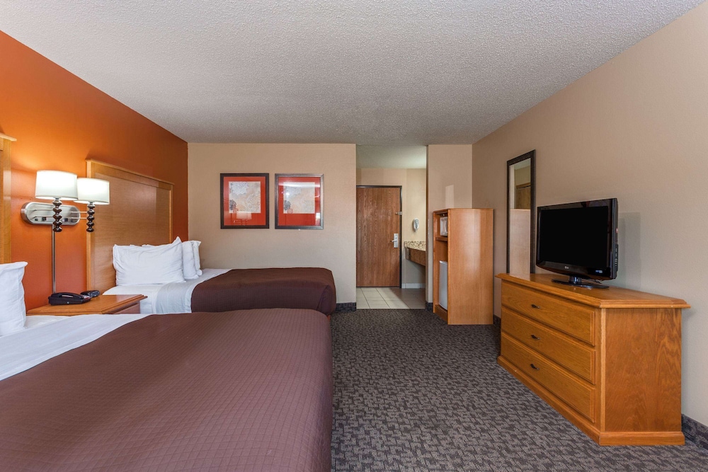 Room, 2 Queen Beds, Accessible, Non Smoking