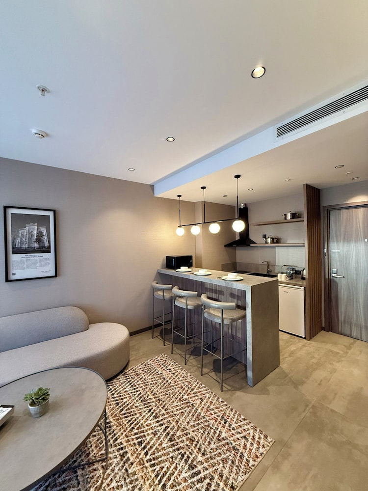 One Bedroom Suite photo 3