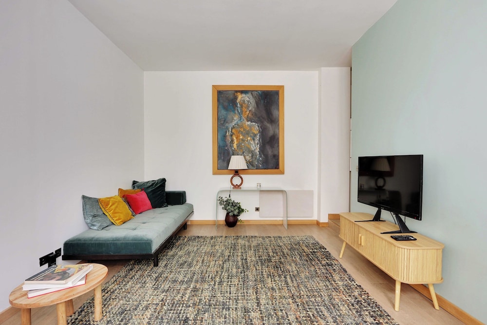 Apartment photo 1
