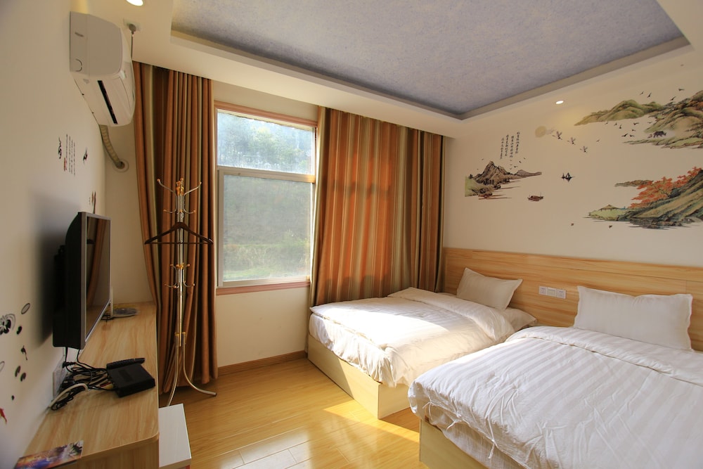Deluxe Twin Room photo 3