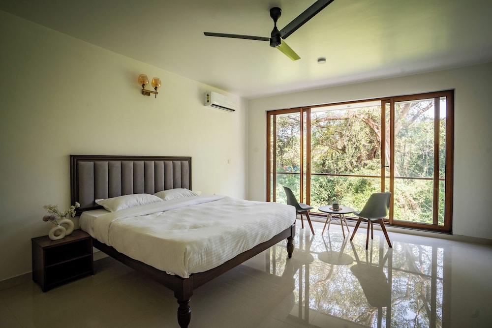 Superior Studio Suite, Balcony, Garden View photo 3