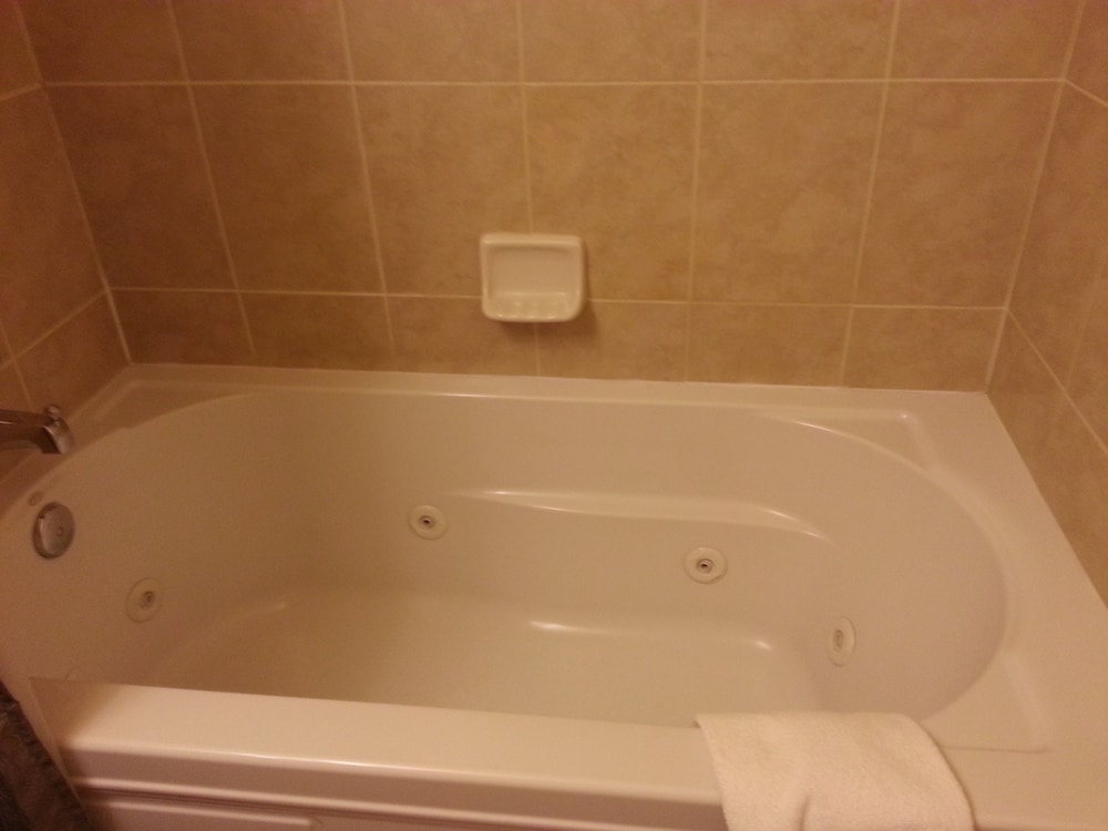 Comfort Room, 1 King Bed, Jetted Tub photo 3
