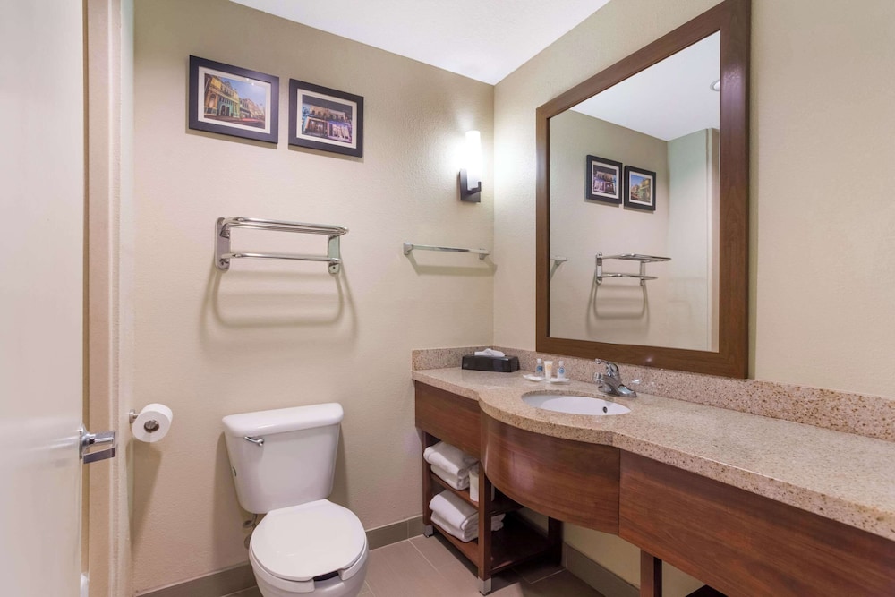 Suite, 2 Queen Beds, Non Smoking - Photo 4