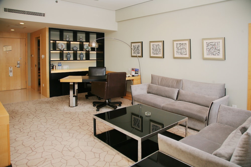 Suite, Club Lounge Access - Photo 6