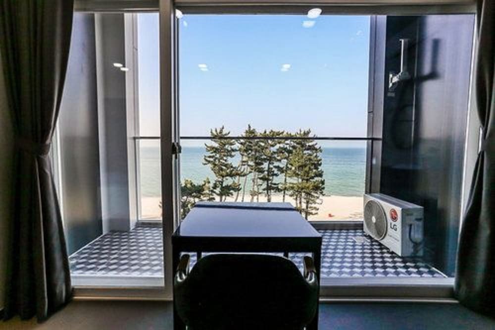 VIP Room, Ocean View (Extra Duvet cost KRW10,000, Mixed Gender not allowed for more than 3) photo 3