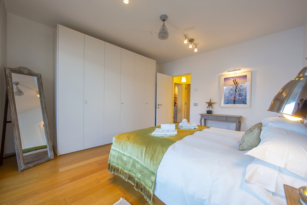 Family Apartment, Multiple Bedrooms, Lakeside (Argegno Fronte Lago) photo 2