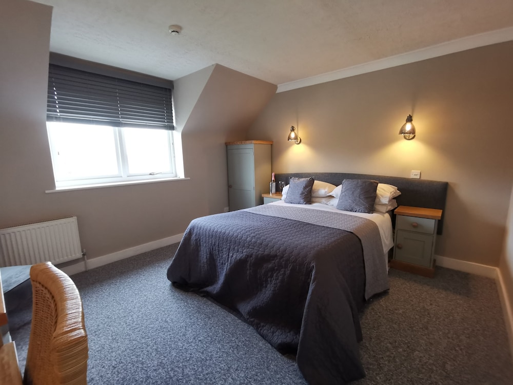Standard Double Room, Accessible, Ensuite - Photo 11