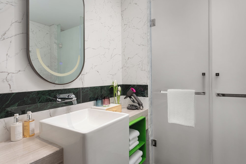 Suite, 2 Bedrooms, Ocean View (High Floor) - Photo 7