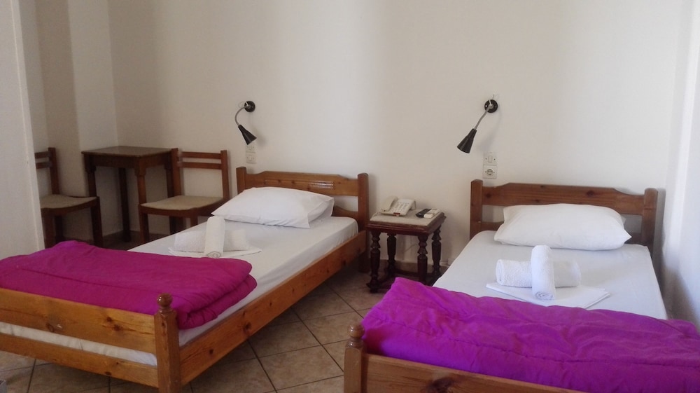 Double or Twin Room photo 3