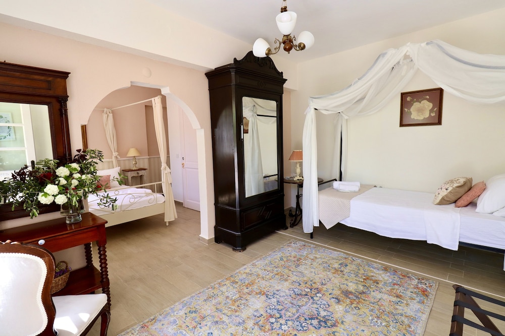 Deluxe Suite, Garden View