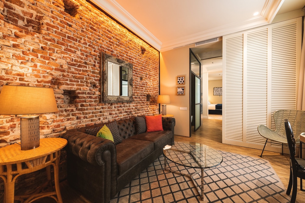 Suite - Photo 2