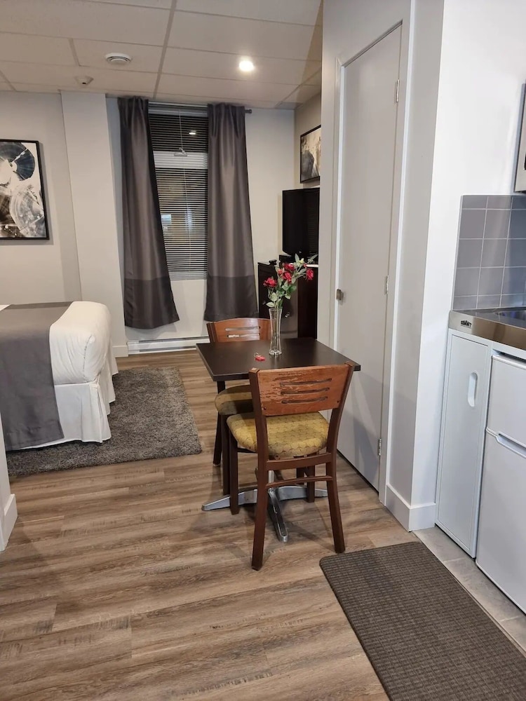 Suite #3 - 18 photo 2