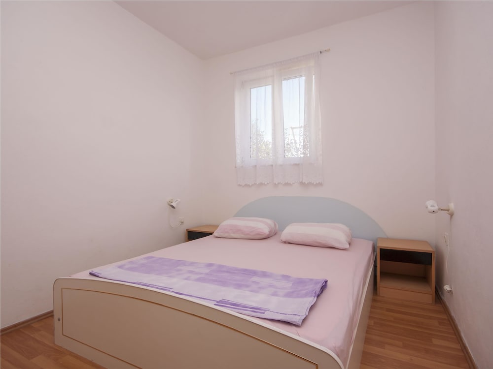 Apartment, Multiple Beds