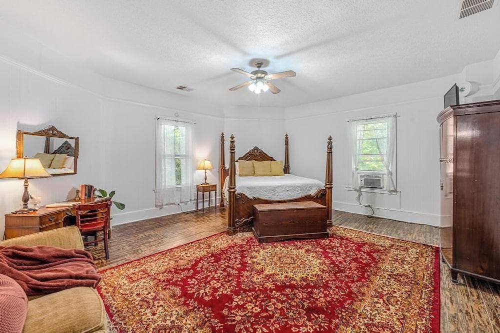 Comfort Room photo 2