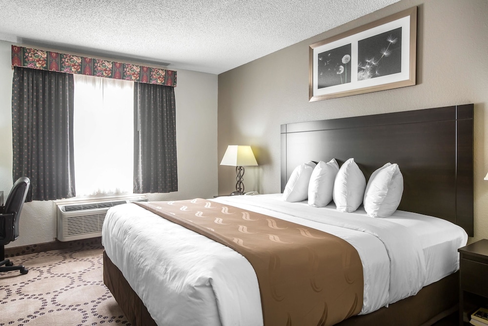 Suite, 1 King Bed with Sofa bed, Non Smoking (Upgrade) photo 1
