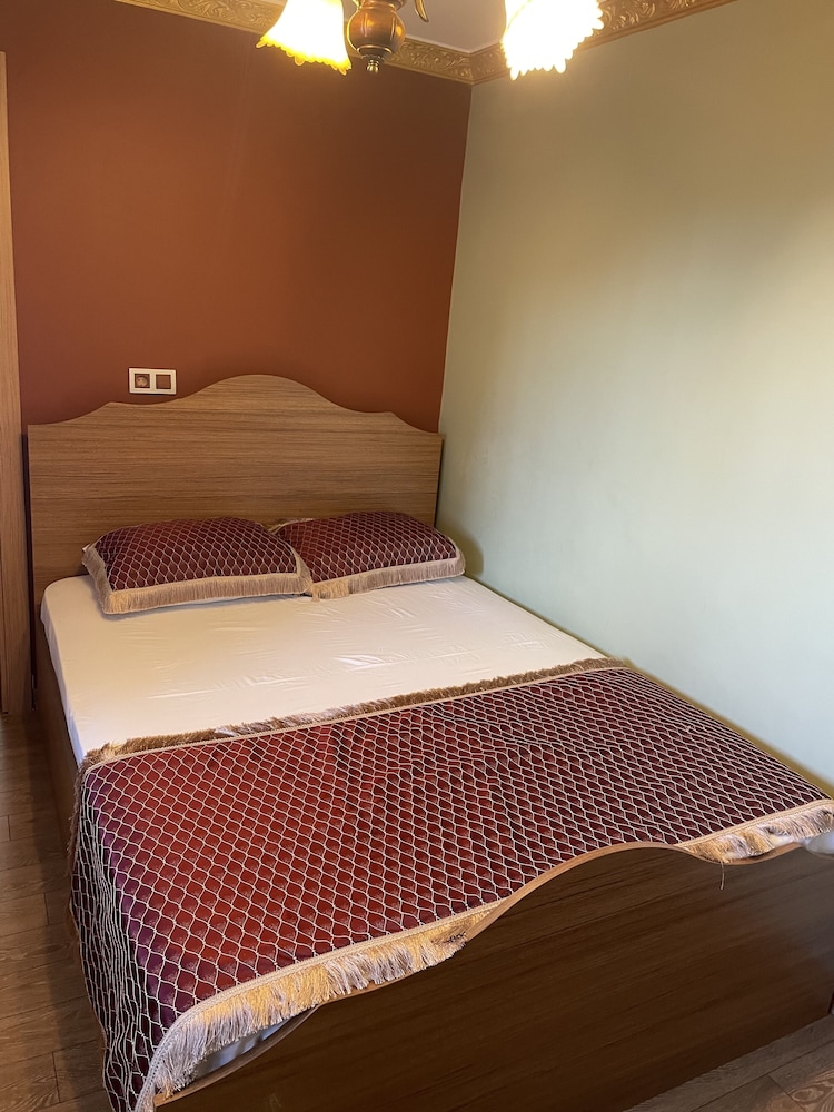 Panoramic Apartment, 3 Bedrooms, Smoking, Partial Sea View photo 3