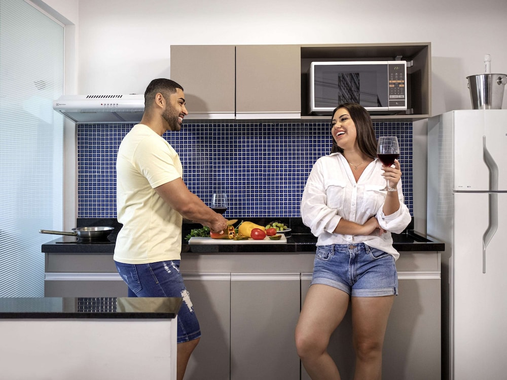 Apartamento Família com 1 camas de casal 1 cama solteiro 1 sofá cama na sala e 2 banheiros - Photo 5