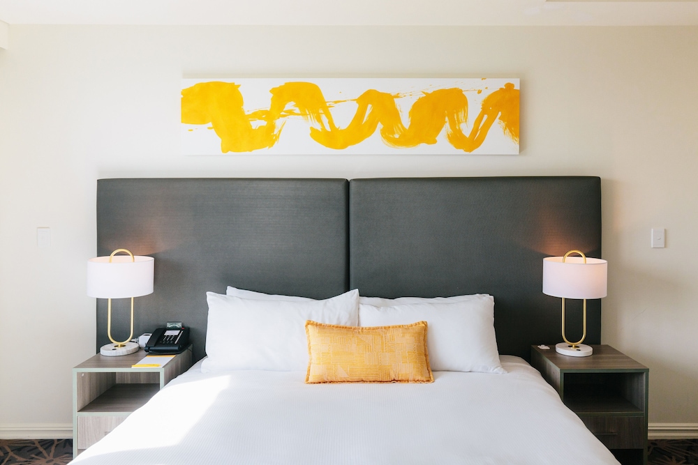 Premium Room, 1 King Bed, Ocean View - Photo 6