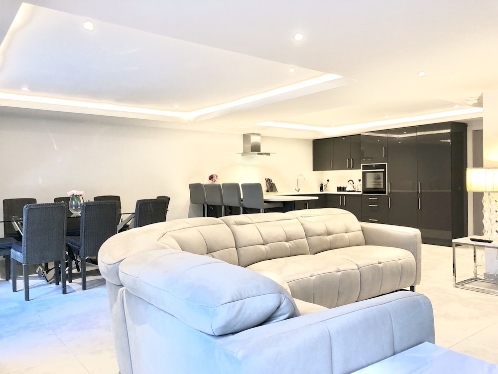 Gatsby House Apartment, 4 Bedrooms,  En-Suite photo 1