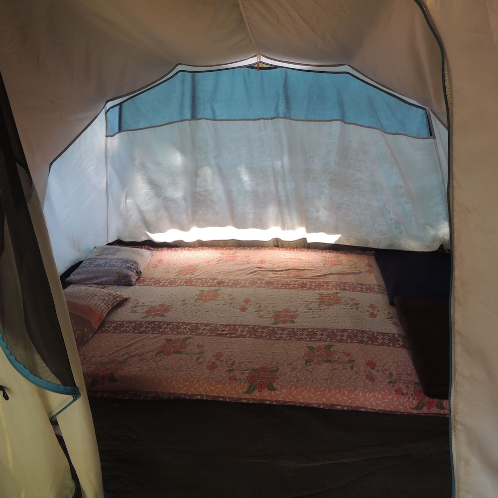 Deluxe Tent, Shared Bathroom photo 1